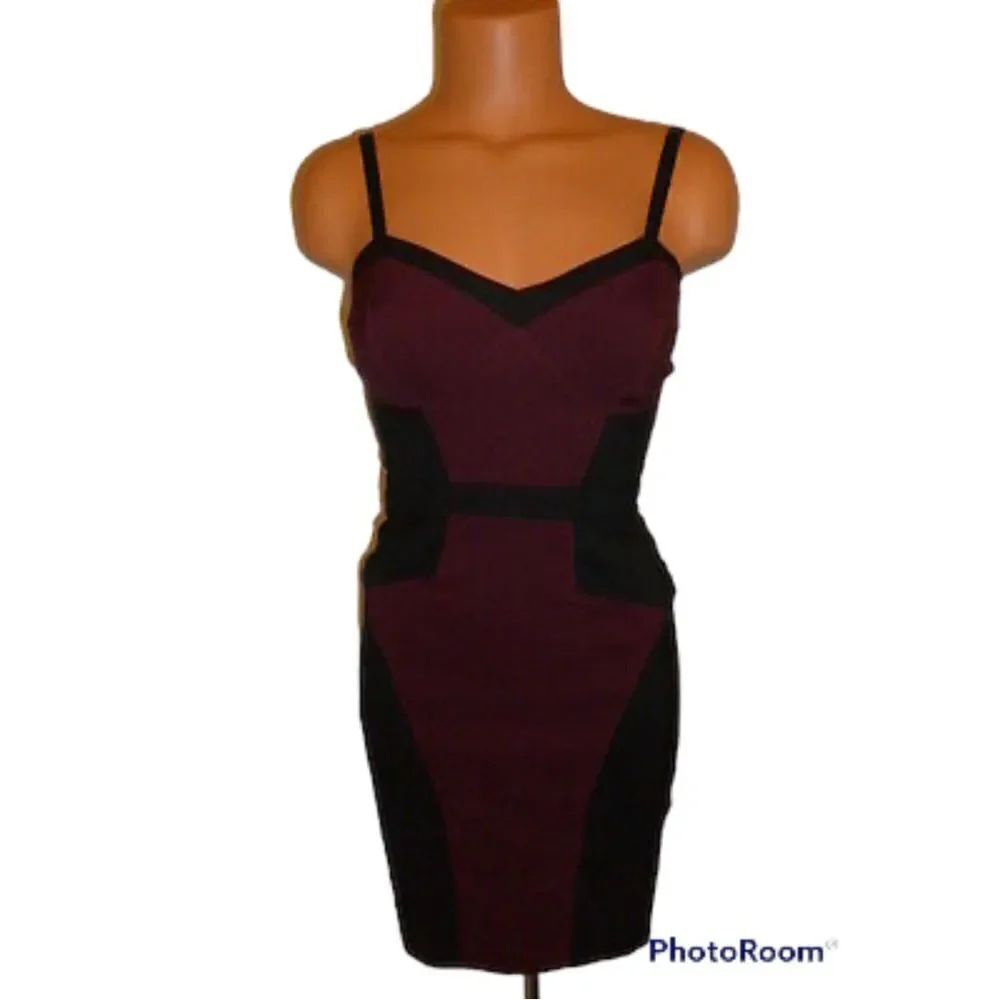 ✨ XOXO Burgundy Color-block Mini Dress✨ - Picture 2 of 5